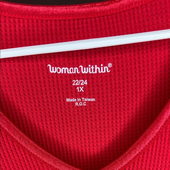 Women Within Red Short Sleeve Thermal Top - Picture 3 of 4
